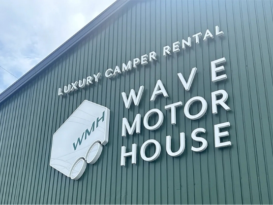 WAVE MOTOR HOUSE店舗装飾